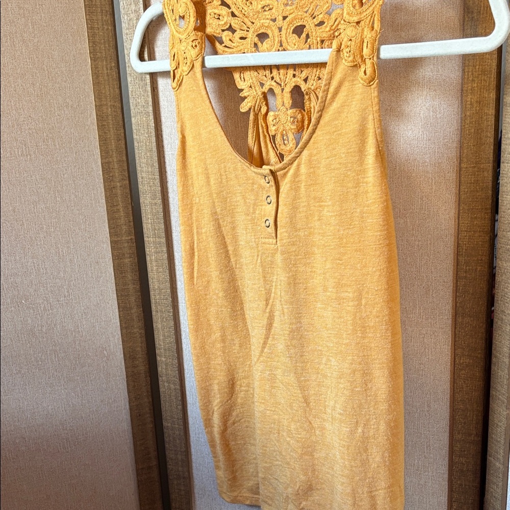 FINAL MARKDOWN Wallflower Mustard Lace Back Tank Top small